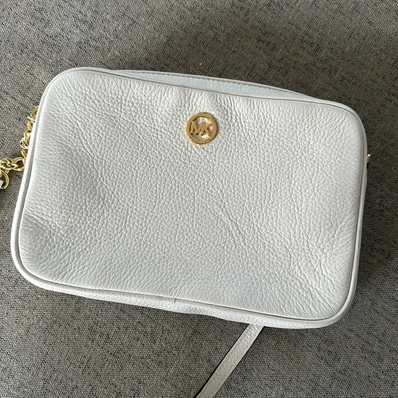 Michael Kors White Crossbody Camera Leather Ginny Small bag NEW gold hardware - Picture 6 of 10